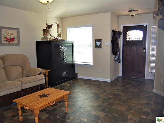2nd image of 1611 Windridge Dr