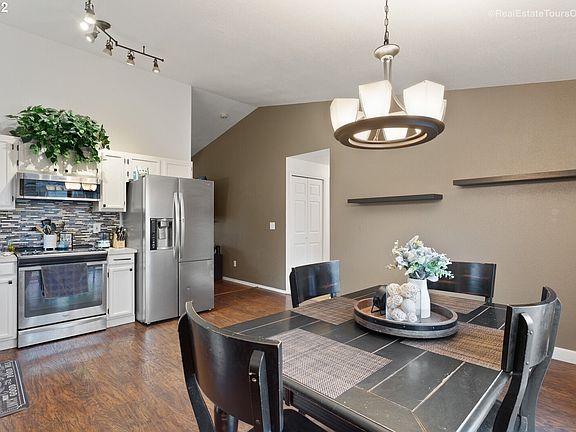 5th image of 9213 NE 82nd Cir