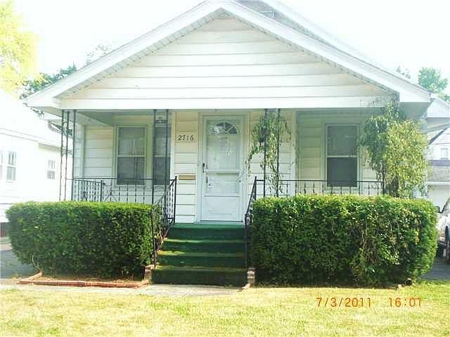 2716 120th street, POINT PLACE , 3 bed 1.5 bath and GARAGE
