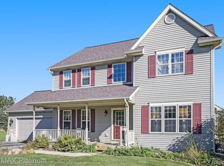 7819 Summer Breeze Trl, Howell, MI 48843