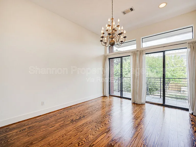 1501 California St #C — Photo 13