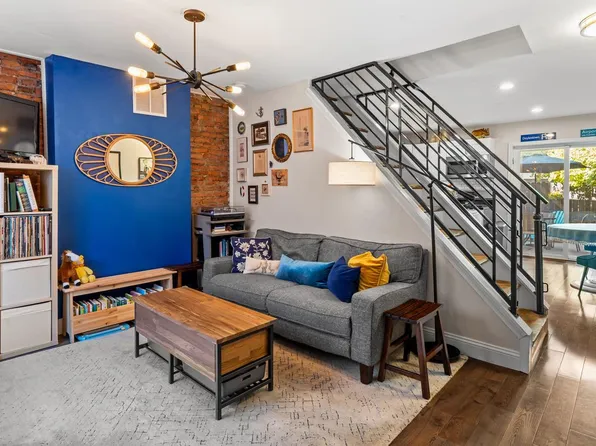 2243 League St, Philadelphia, PA 19146