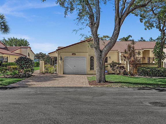 2nd image of 2627 Emerald Way N