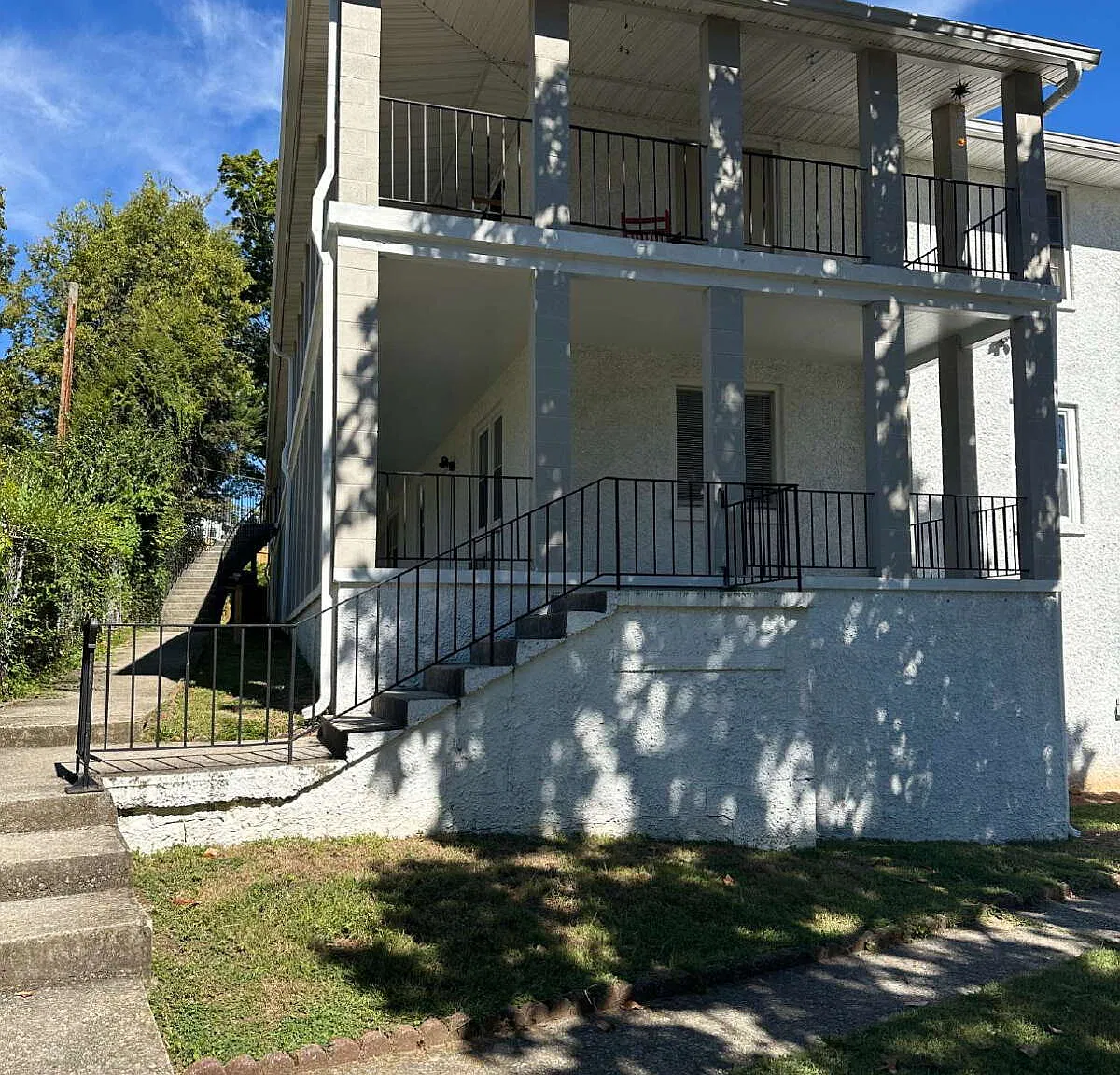 2 bed, 1.0 bath, 800 sqft, $1,300 — Photo 1