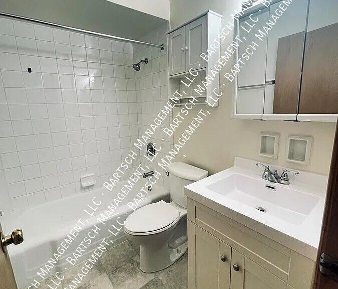 7190 Euston St #2 — Photo 4