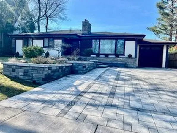 54 Leisure Ln, Richmond Hill, ON L4C 4X1