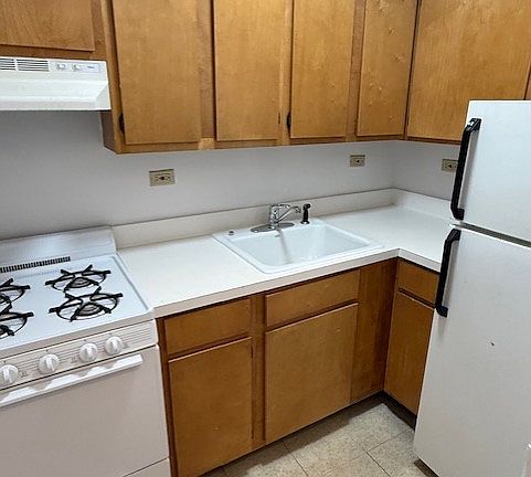 5th image of 327 W 30th St #5B