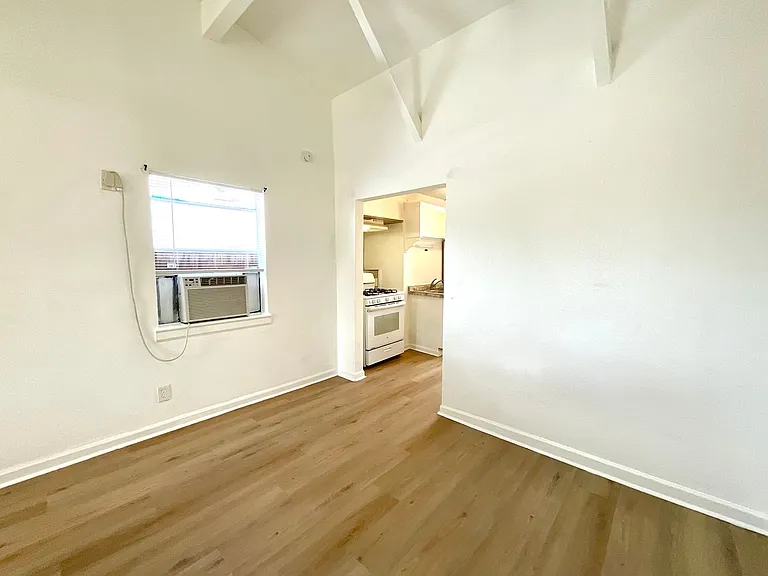 602 Lovett Ave — Photo 7