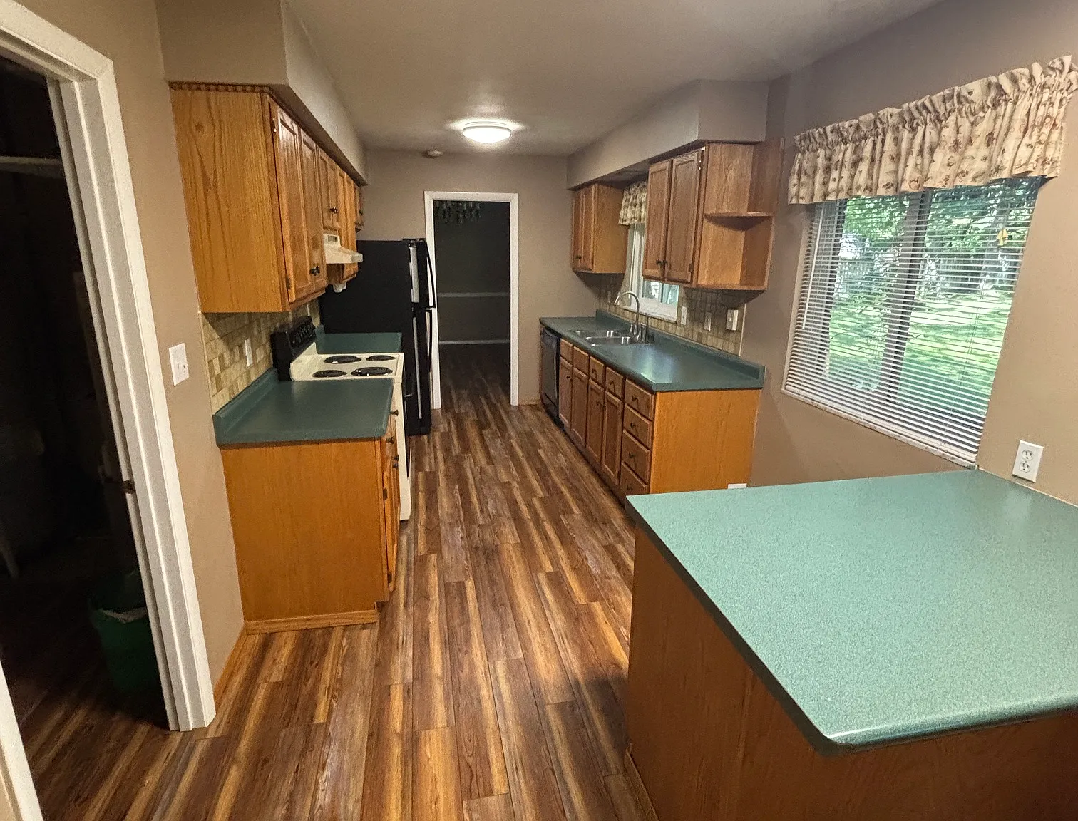 3 bed, 1850 sqft, $2,150 — Photo 2