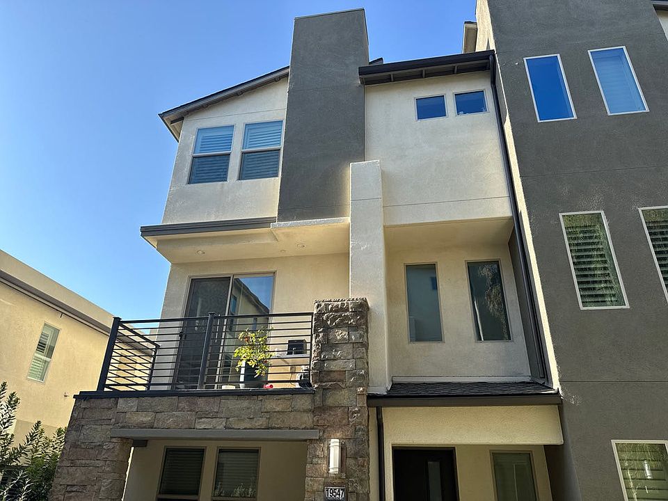1st image of 19547 Herringbone Dr