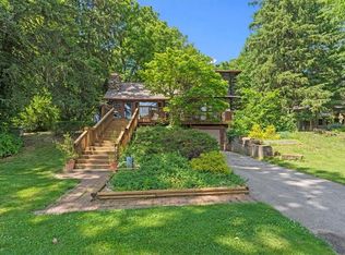 902 Lake Forest Dr, Bonner Springs, KS 66012
