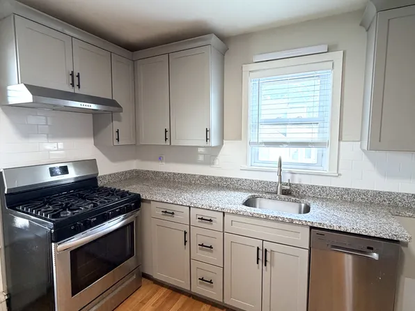 21 Nelson St #B, Quincy, MA 02169