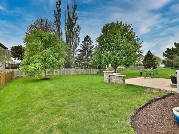 997 Shoreline Dr, Aurora, IL 60504