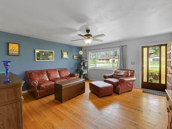 3rd image of 5081 Marian Dale St