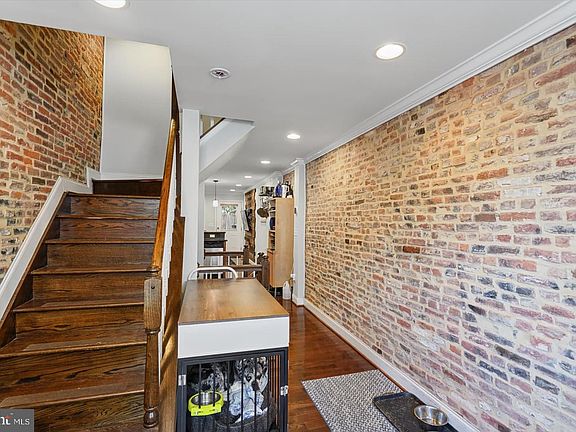 5th image of 2105 E Lamley St