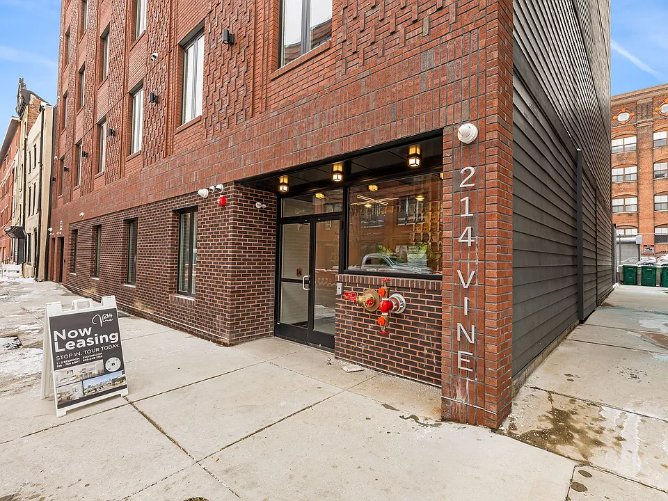 214 Vine