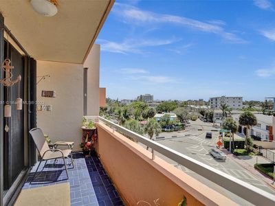 8101 Byron Ave APT 512, Miami Beach, FL, 33141