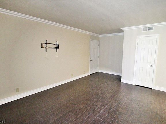 5th image of 5081 River Glen Dr Unit 127