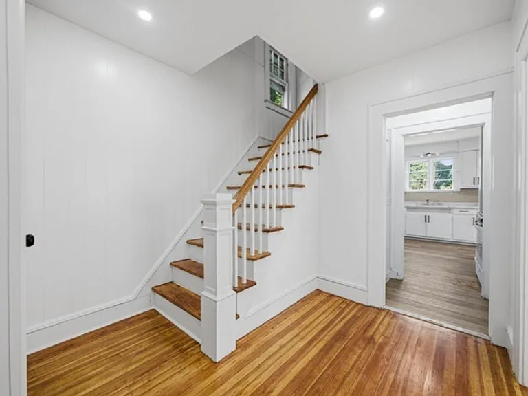55 Wayne Ave — Photo 17