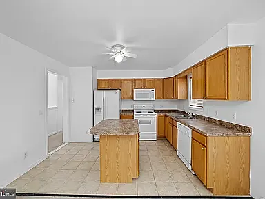 Kitchen (before)