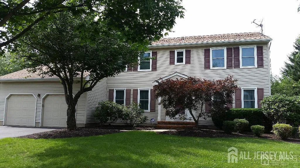 4 bed, 3.0 bath, 2402 sqft, $4,200 — Photo 1