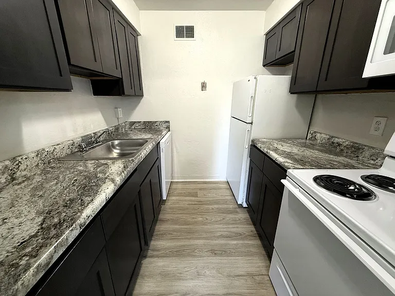 East Liberty - Apartments For Rent In Pittsburgh — Photo 3