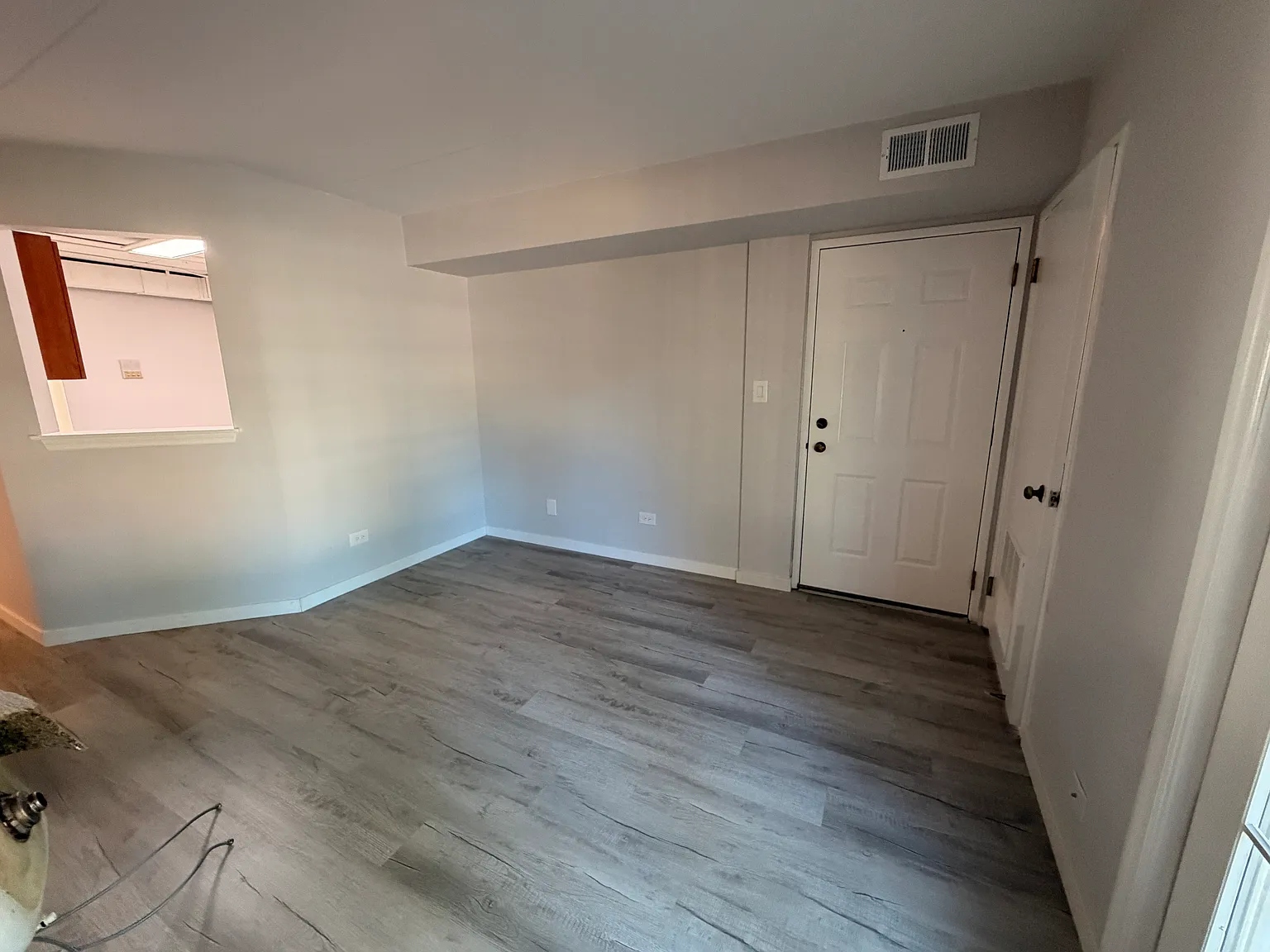 2 bed, 900 sqft, $1,800 — Photo 4