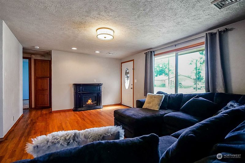 5th image of 426 N Mattson Drive
