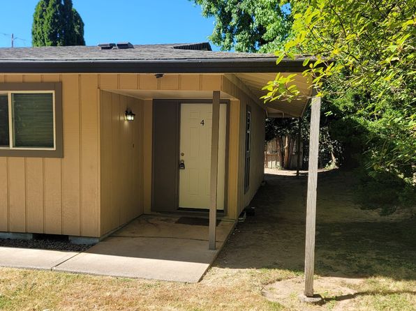 110 SE Vista Ave APT 4