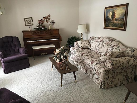2nd image of 6065 Blue Spruce Ct