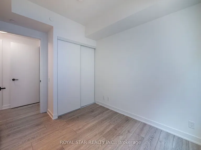 108 Peter St #518 — Photo 23