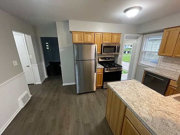 5th image of 2924 W Ave Sw