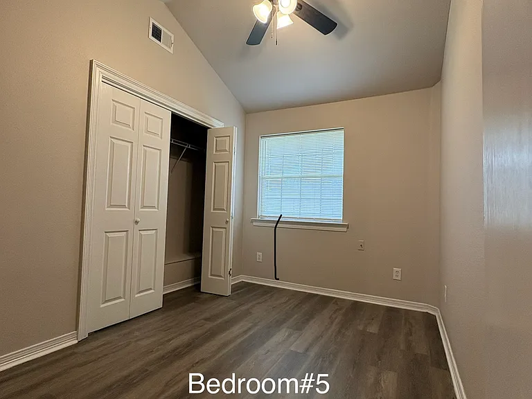 204 James Ct — Photo 30