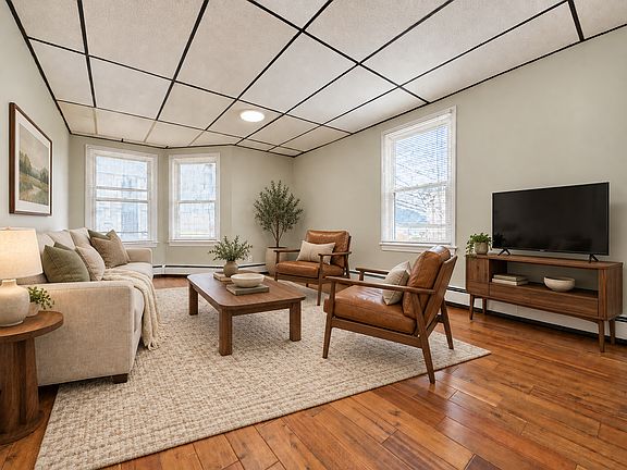 2nd image of 1005 Winthrop Ave #2