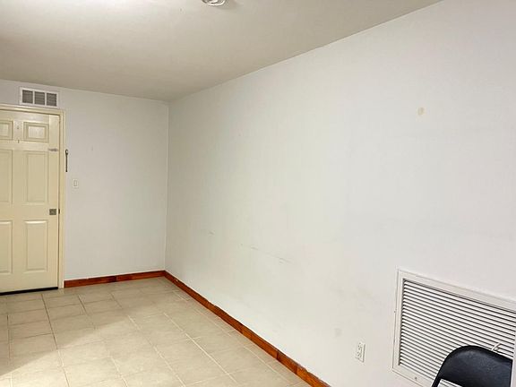 4th image of 32-20 97th St