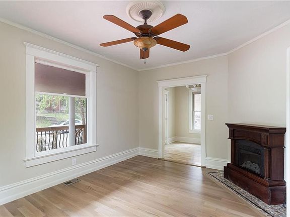 5th image of 3921 Clark Ave