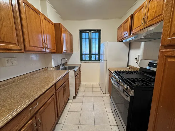 1950 E Tremont Ave APT 6B, Bronx, NY 10462