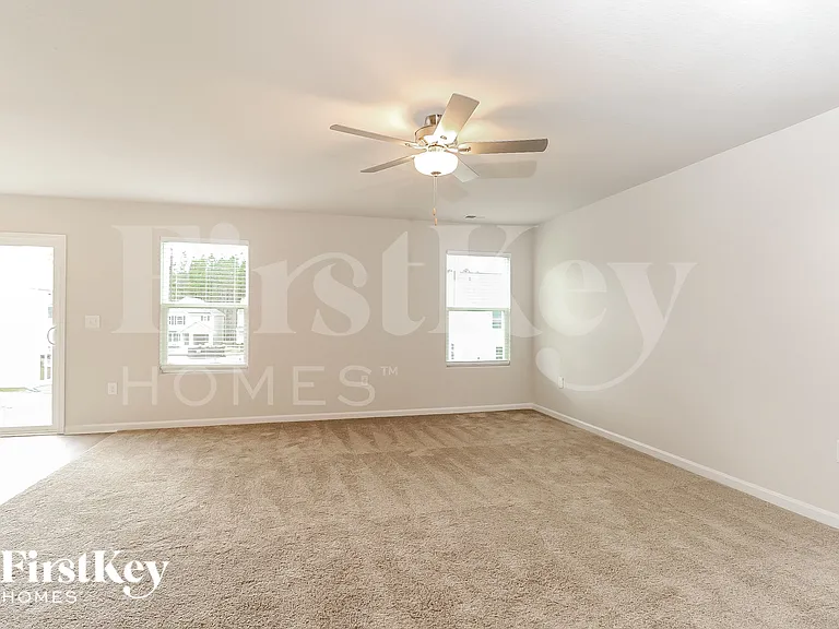 3040 Crescent Lake Ln — Photo 4