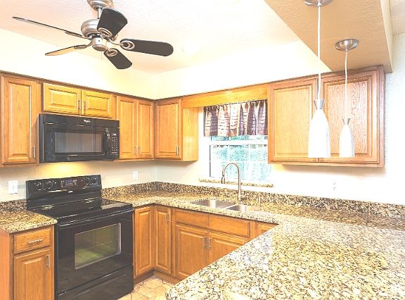 5th image of 8623 Vannoy St