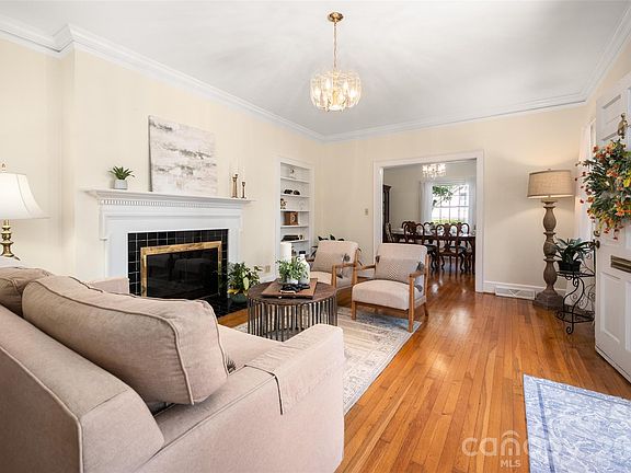 3rd image of 116 E Hill St