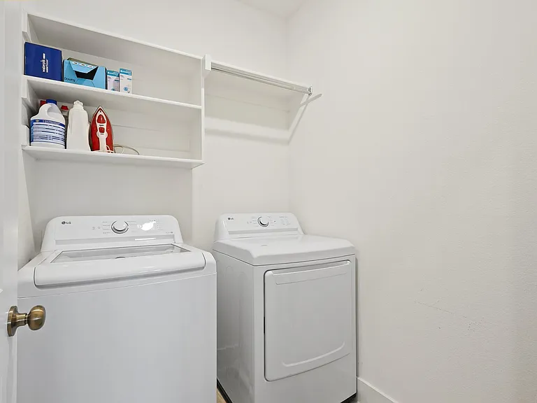 1013 Carnation Dr — Photo 30