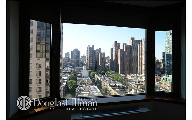 Sold by Douglas Elliman | media 15