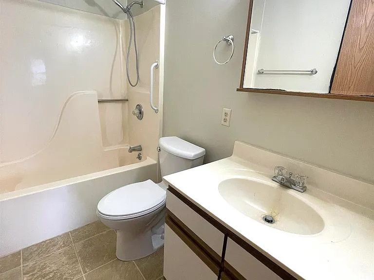 1305 W Copeland St #A — Photo 4
