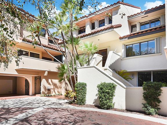 2nd image of 2000 S Bayshore Dr APT 71
