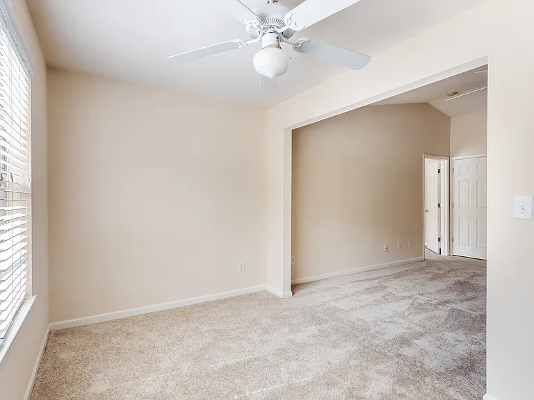 The Retreat at Grande Lake Apartments — Photo 34