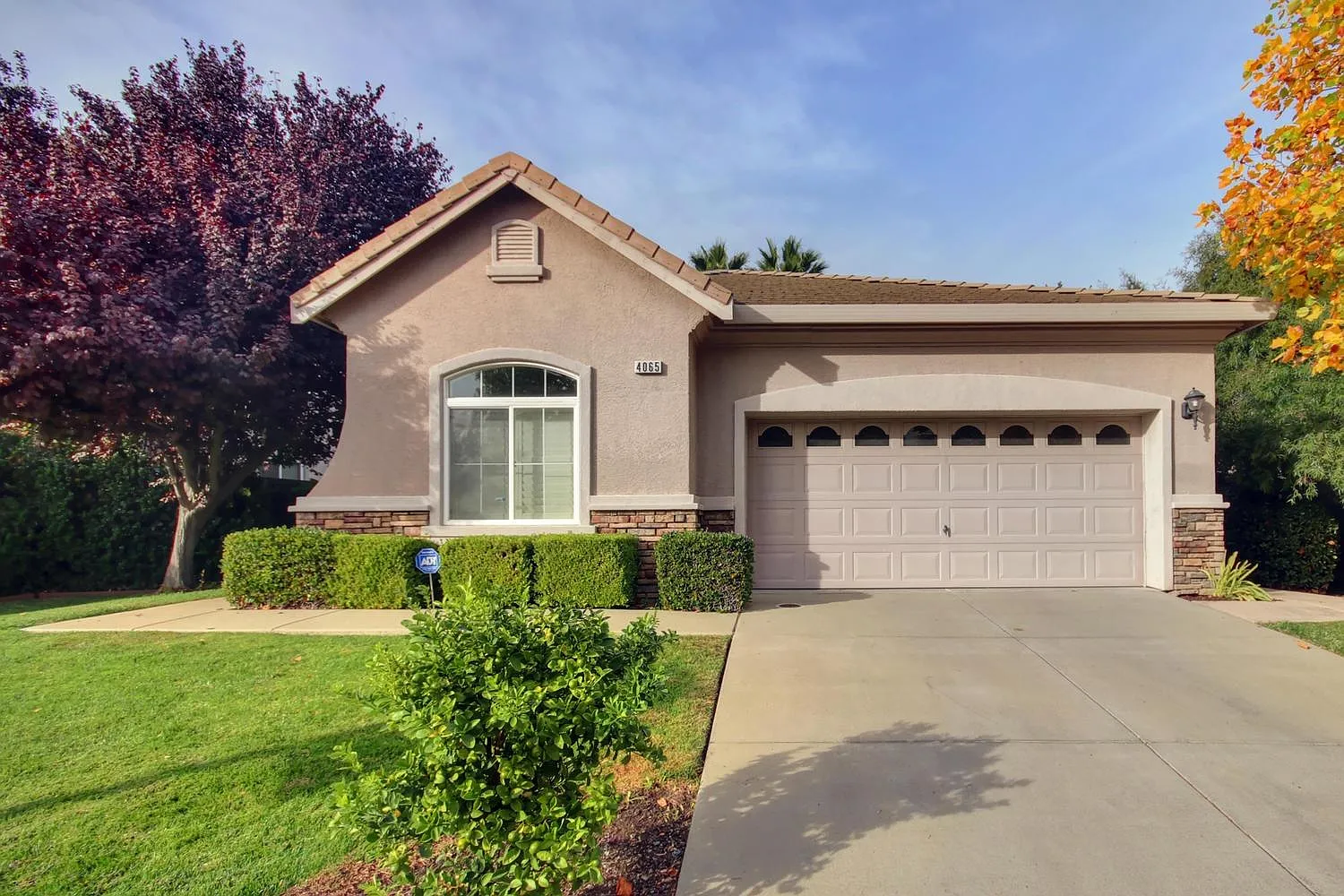 4065 Clarewood Way photo 1
