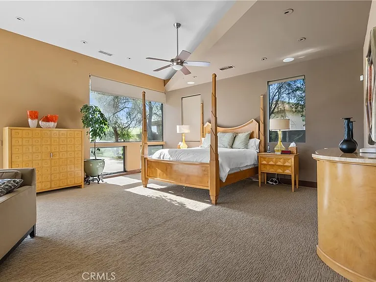 68 Royal Saint Georges Way — Photo 37