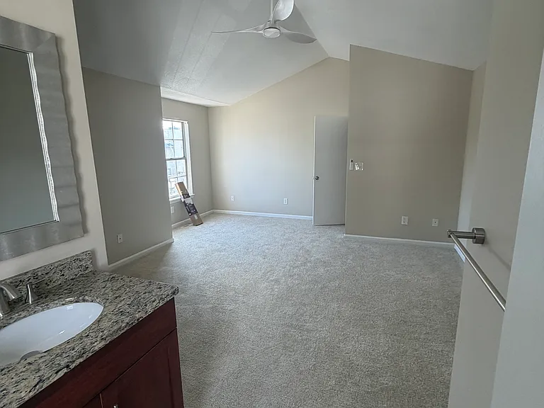 4422 Segovia Ct — Photo 13