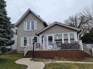 511 W College Ave, Waukesha, WI 53186