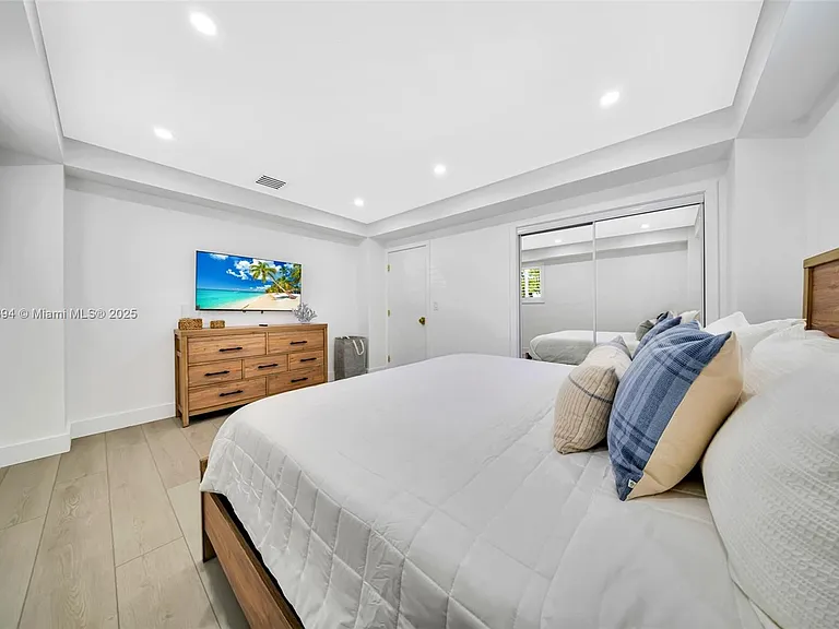 129 Nautilus Dr — Photo 10